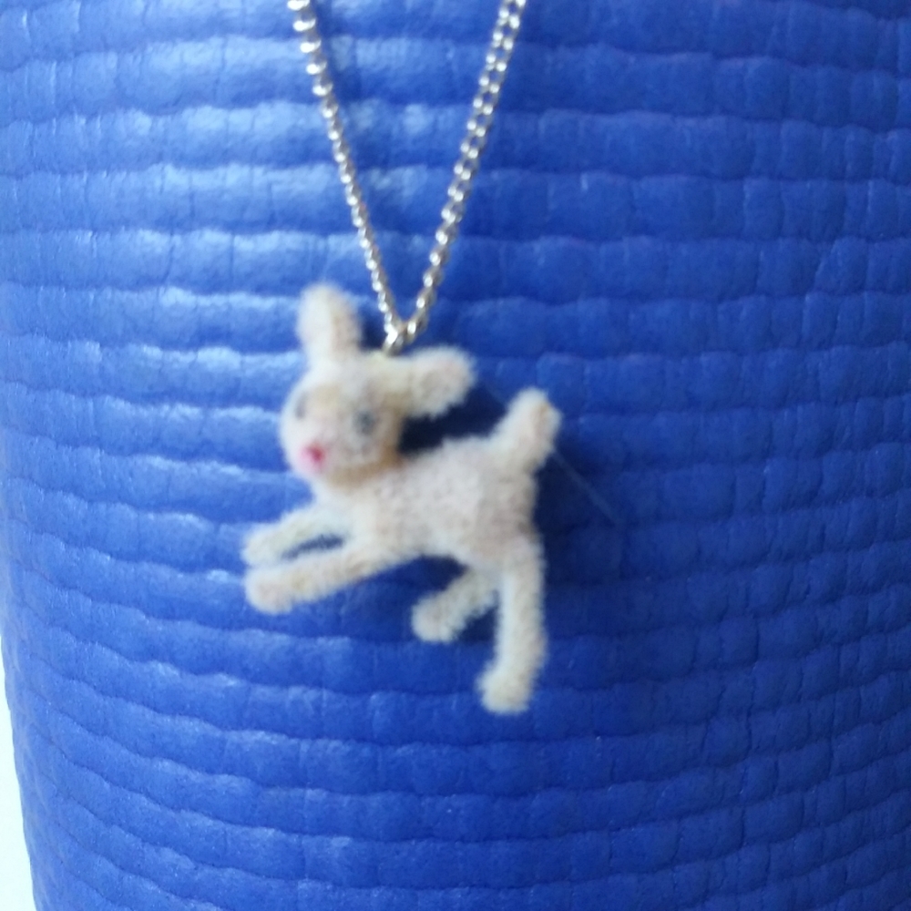 Fuzzy Bambi-Like Deer Necklace - Vintage - Picture 7 of 7